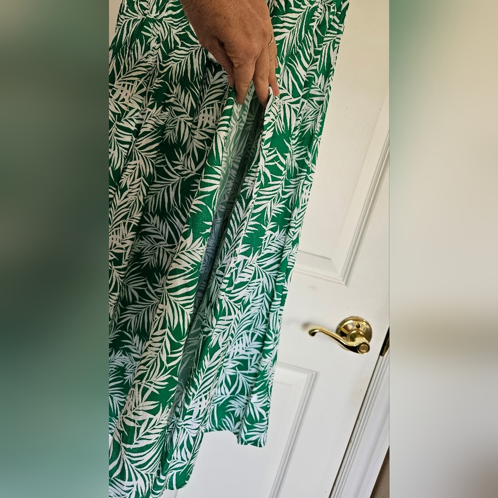 Leaf Print Maxi Dress - Picture 3 of 10